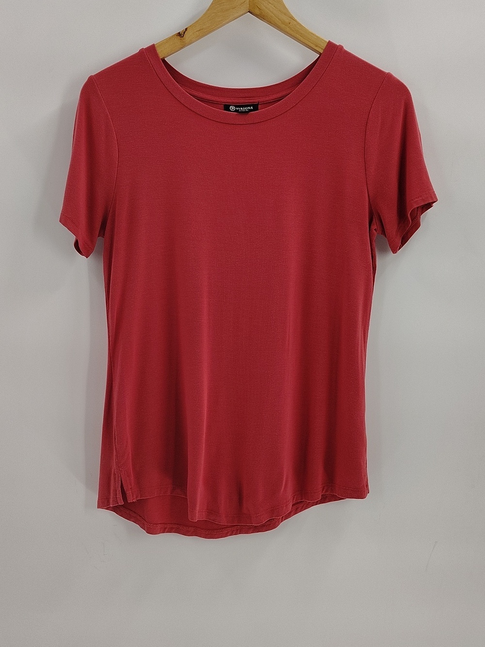 Versona Tee Size Small Short Sleeve Rose Pink Stretch